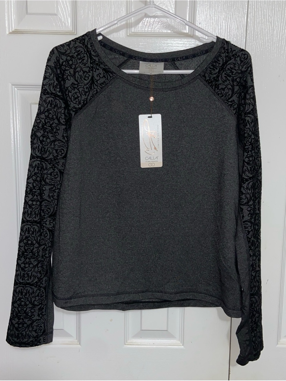 CALIA by Carrie Underwood Charcoal & Black Long-Sleeve Raglan Top